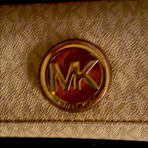 Michael Kors wallet - Picture 1 of 4
